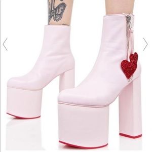 ISO Sugar Thrillz Heartstompers platforms!!!